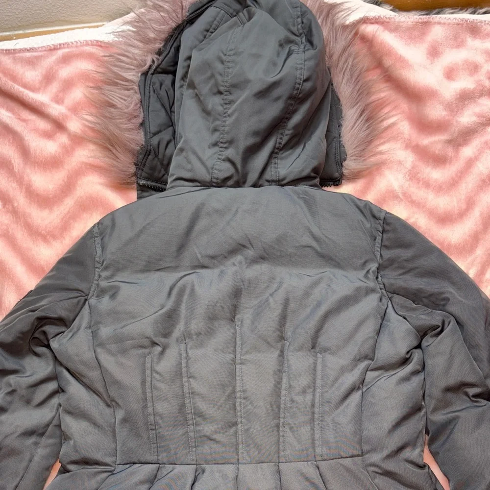 BCBGMaxAzria Heavy Charcoal Parka Puffer Coat w/ Mauve Faux Fur Hood - Picture 8 of 13